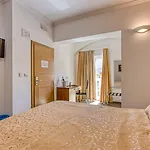 فندق Boutique Natka 4*