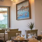 Boutique Natka רוביני