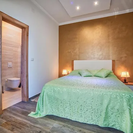 Отель Boutique Natka 4*