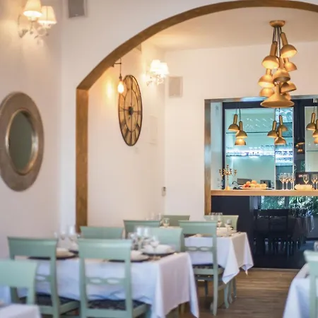 Boutique Natka 4*